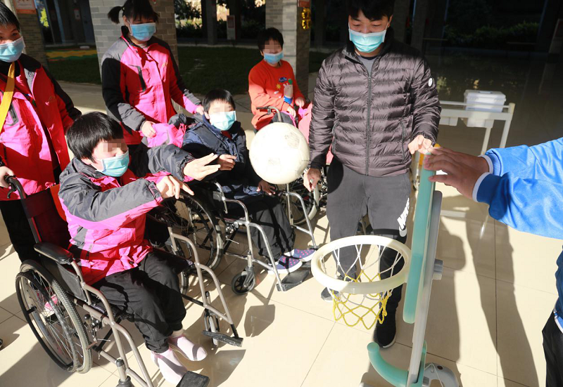 广州市社会福利院举行“激扬少年，绽放活力”迎新趣味运动会活动1.png