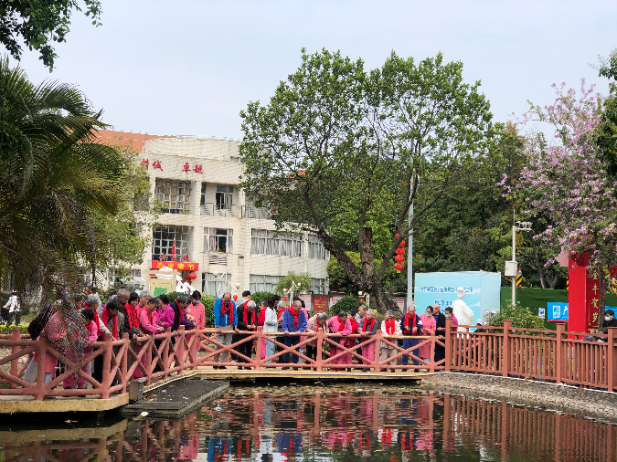 图二：逗鱼乐.jpg