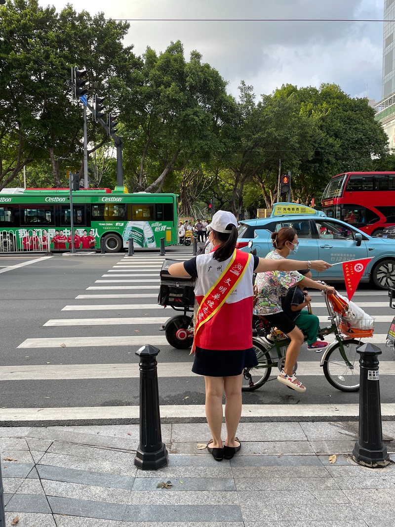 学史力行 广州民政积极参与文明交通引导志愿服务2.jpg